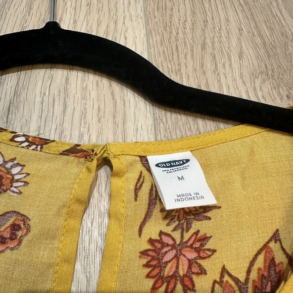 Old Navy Womens Yellow/Gold Floral 3/4 Flutter Sleeve Bohemian Top NWT! Fall - Picture 5 of 8